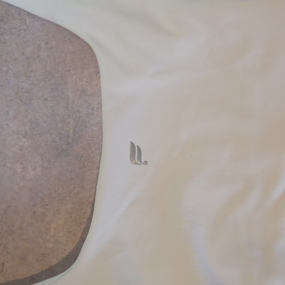 Fabletics Power Hold Beautiful Creamy White Limited Edition Set - Picture 13 of 16